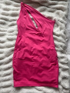 Sleek One-Shoulder Hot Pink Bodycon Dress